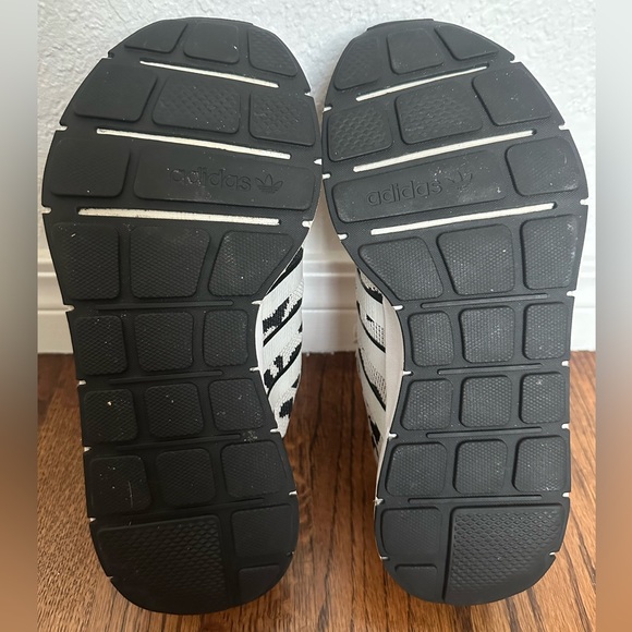Women’s Adidas Swift Run Cream and Black Leopard Print Sneakers Size 8.5 - Picture 15 of 16